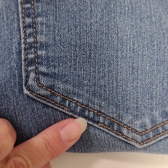 2/$30‎ Old Navy Super Skinny Mid Rise Jeans Size 14R Stretch Medium Wash - Picture 15 of 15
